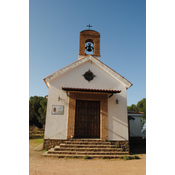 13. Portada de la ermita