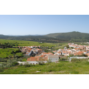 13. Sierra de Villaviciosa al fondo