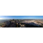 Vista panorámica del castillo y su entorno geográfico