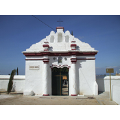 Portada del Cementerio de La Carlota