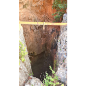 Acceso a la Sima de Cabra