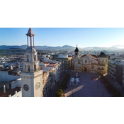 Plaza Nueva con vista de la Portada de  la Parroquia de san Mateo. Lucena