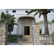 Puerta de acceso al Convento de la Madre de Dios
