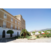 Casa Palacio de los Condes de Cabra, actualmente Convento-colegio de las RR.MM. Escolapias.