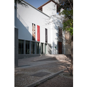 Fachada del edificio moderno del Museo Arqueológico