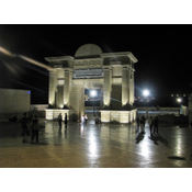 Puerta del Puente, vista nocturna